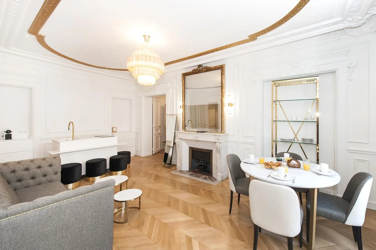 Champs Elysees - Lincoln Apartmán *
